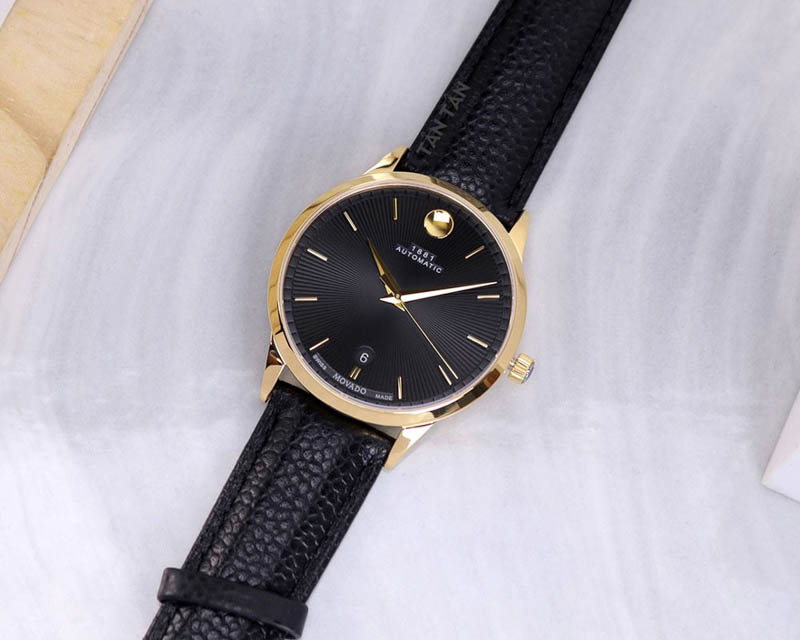 tay nho nen deo dong ho nao cho dep