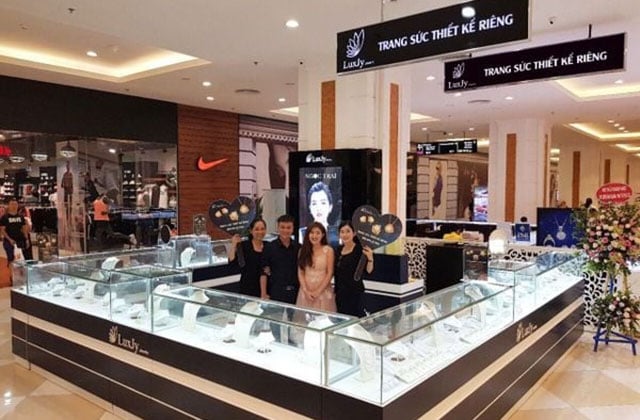 LuxJy Jewelry là địa chỉ kim cương tại Hà Nội luôn đặt khách hàng làm trọng tâm