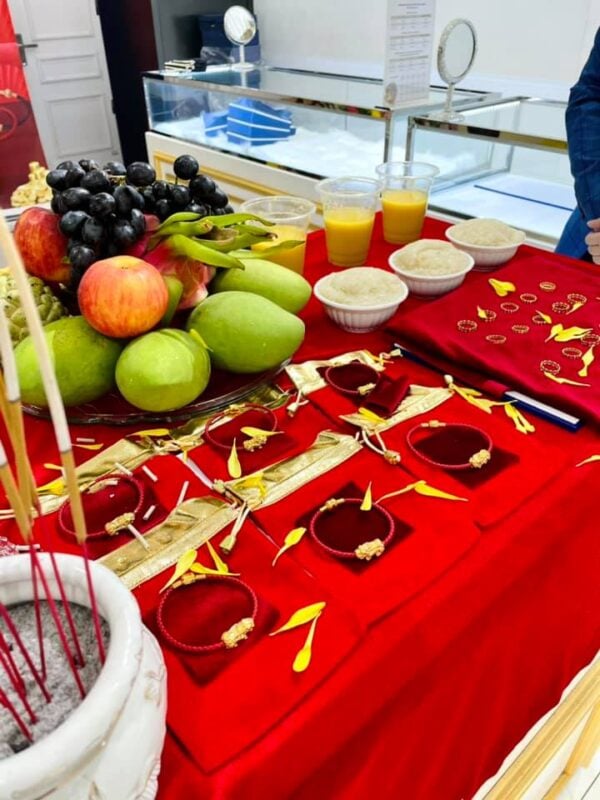 tri chu nhan kim tien 4 600x800 1