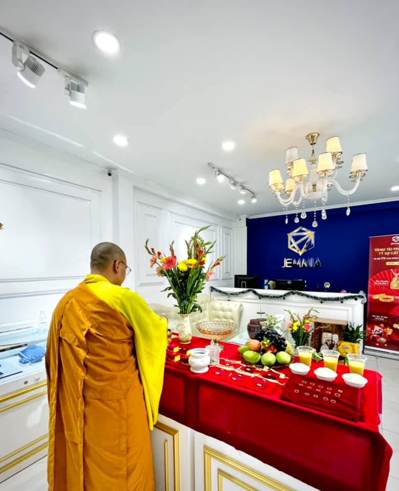 tri chu nhan kim tien 5