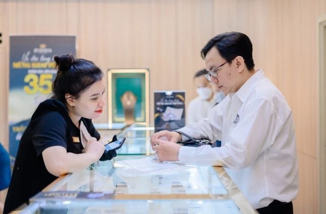 Mua trang sức vàng tại Jemmia Diamond uy tín