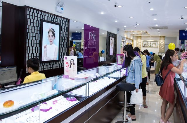 Chỉ nên mua vàng 680 tại một số thương hiệu trang sức uy tín