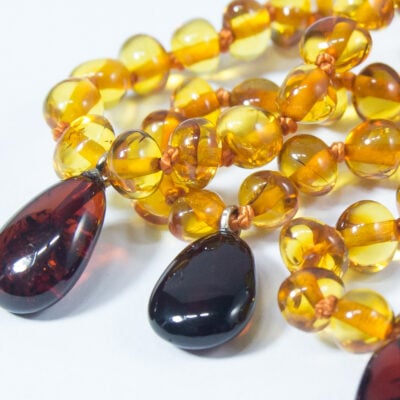 Kinh nghiệm mua vòng hổ phách amber