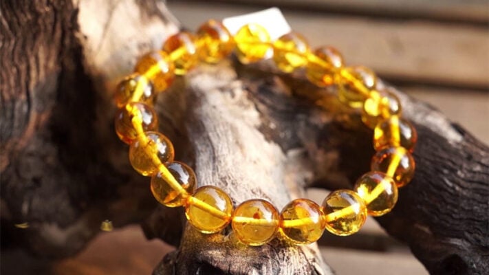 Kinh nghiệm mua vòng hổ phách amber