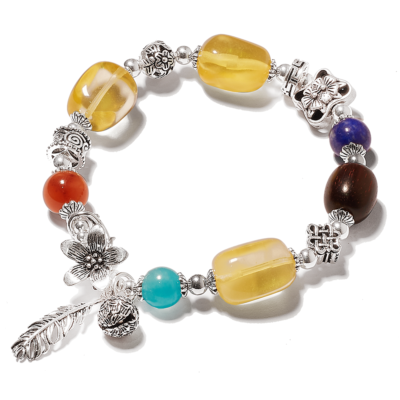 Vẻ đẹp long lanh cuốn hút của vòng hổ phách amber