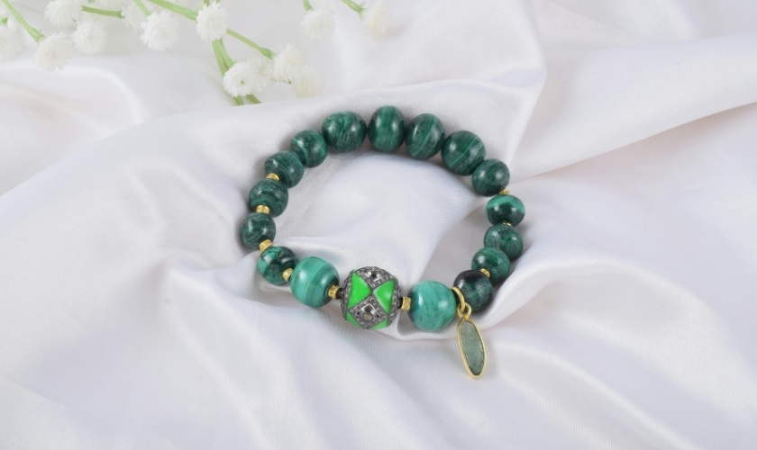 Mẫu vòng tay hạt ngọc bích