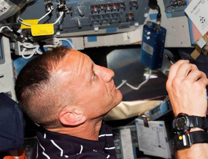 7 ly do ban nen mua dong ho casio g shock 11