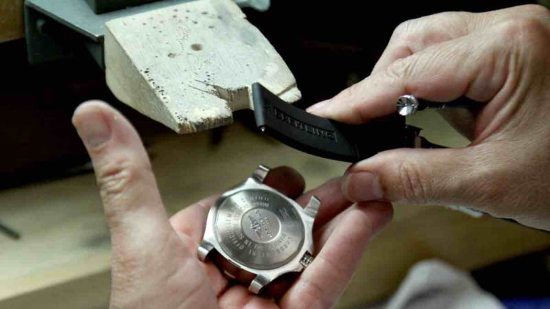 cach-danh-bong-day-dong-ho cach danh bong day dong ho