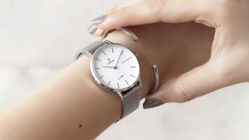 cach deo dong ho day kim loai