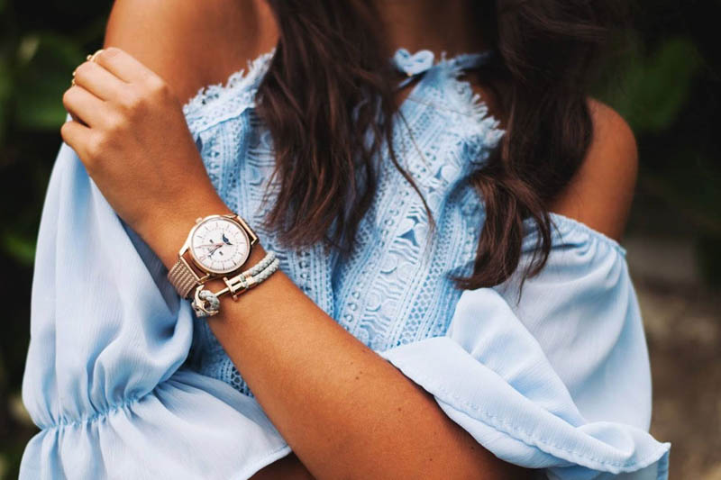 con gái đeo đồng hồ tay nào con gái đeo đồng hồ tay nào