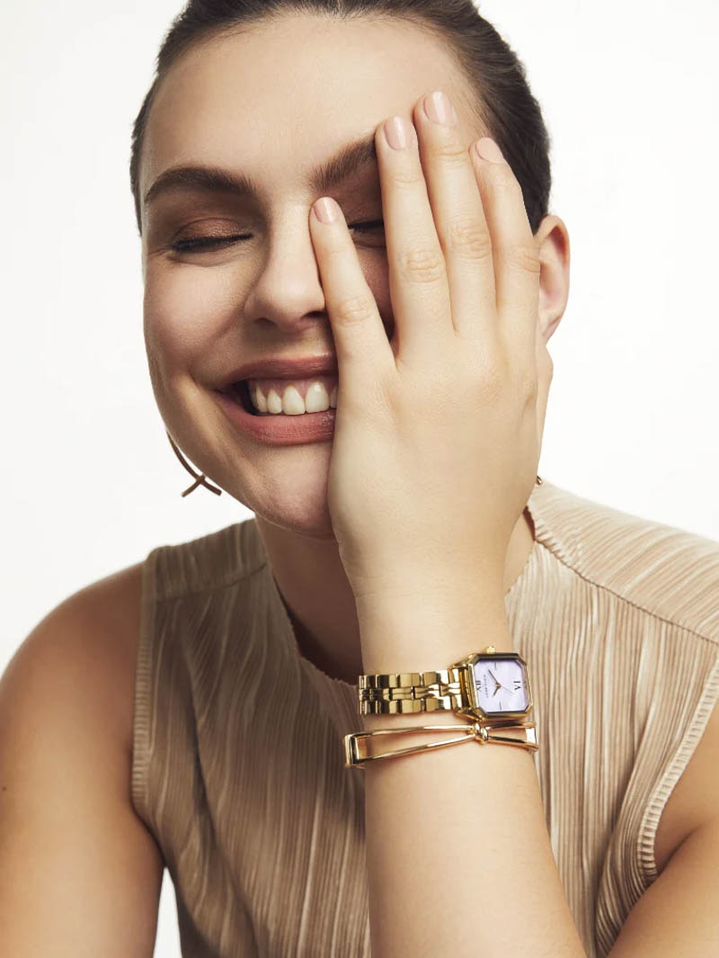 dong ho anne klein cua nuoc nao