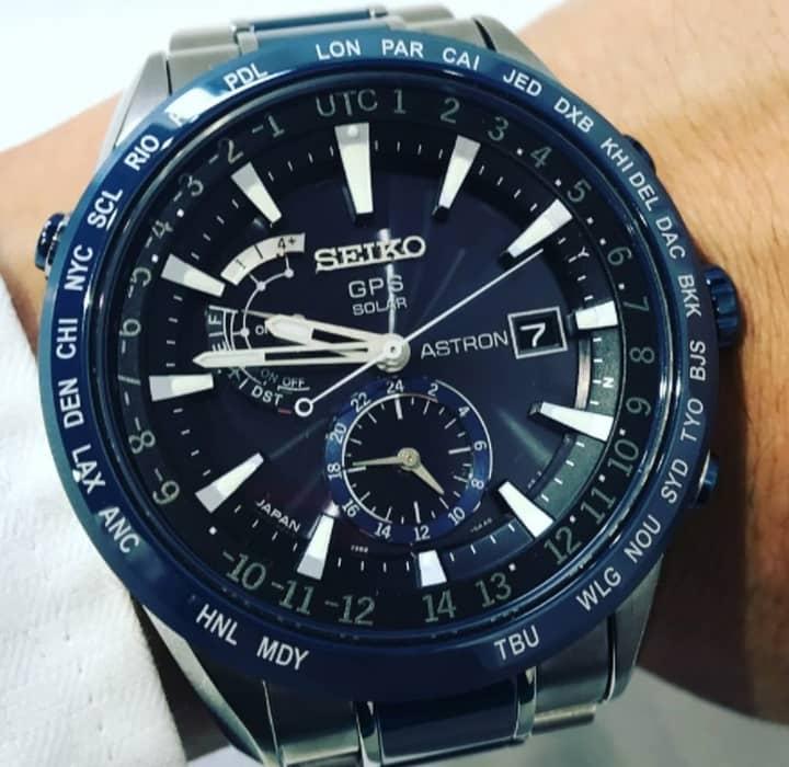 dong ho citizen eco drive va dong ho seiko solar 44