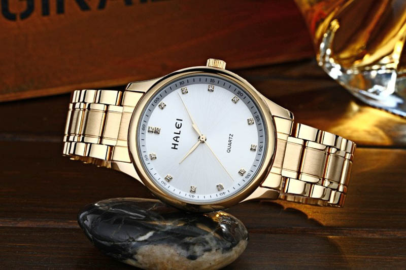 dong ho halei chinh hang gia bao nhieu