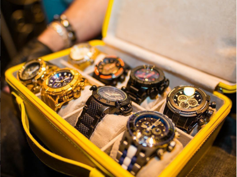 Invicta có thiết kế đẹp mắt, thu hút mọi ánh nhìn