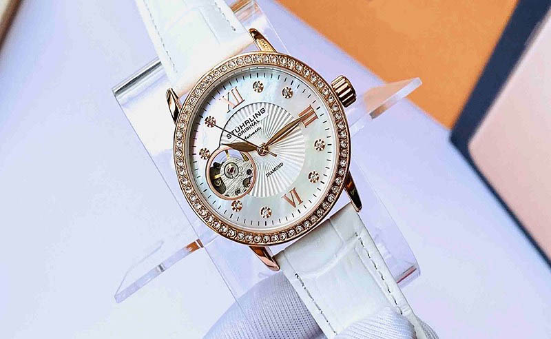 dong ho stuhrling tot khong