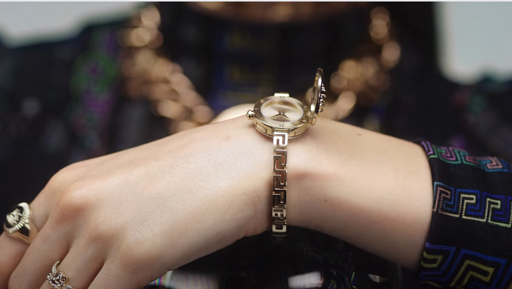 Versace là thương hiệu nổi tiếng của Ý