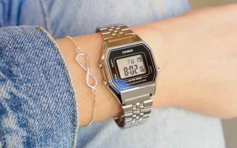 gia dong ho guou chinh hang