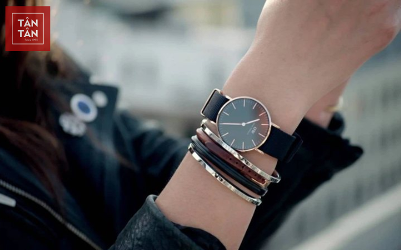 Đồng hồ Daniel Wellington Classic Black
