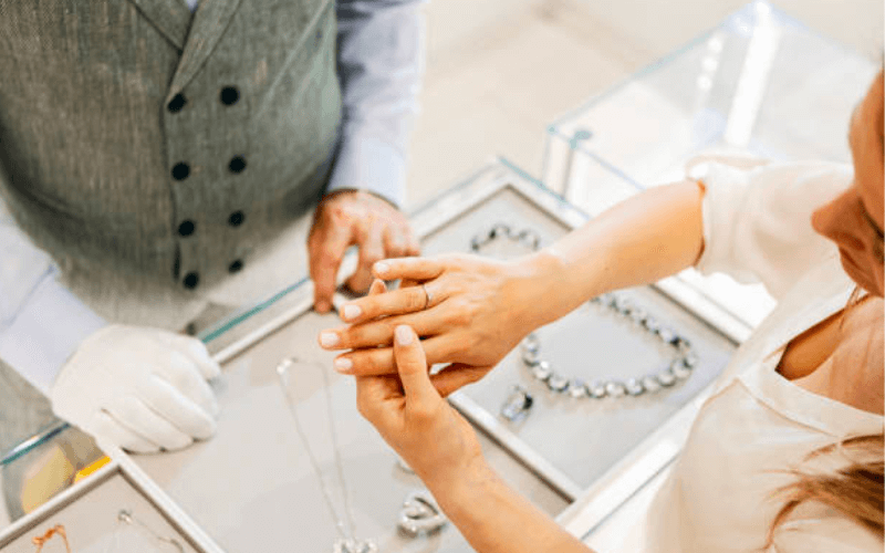 Quà tặng 8/3 ý nghĩa, độc đáo cho phái đẹp