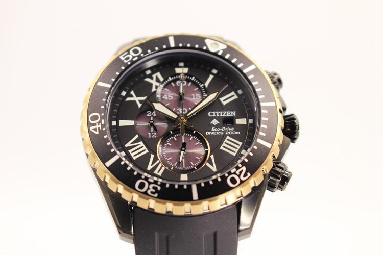 tại sao đồng hồ lại dùng chữ số IIII thay cho IV