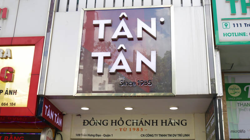 thay day dong ho kim loai gia bao nhieu