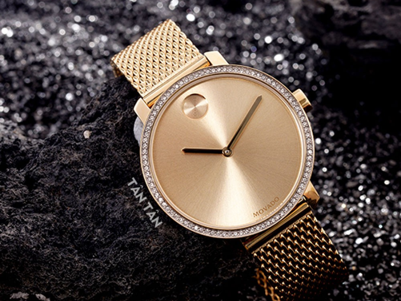 vệ sinh đồng hồ mạ vàng