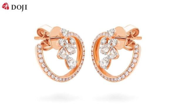 da-sang-trong-cung-gam-mau-vang-hong_c6a5f705c4924025992d1cdcfd4eb798_grande Kiểu dáng trẻ trung, đính đá sang trọng cùng gam màu vàng hồng nhẹ nhàng giúp tôn lên vẻ đẹp đằm thắm, kiêu sa của người đeo