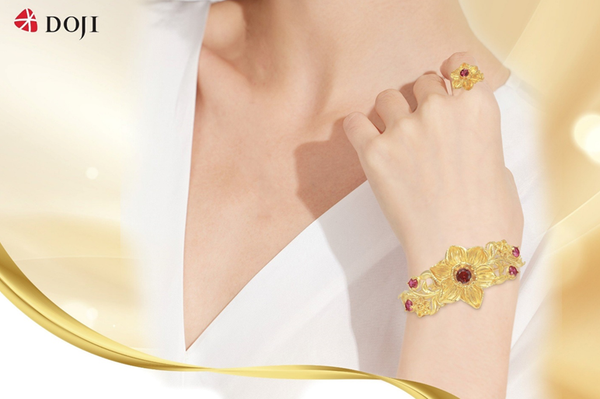 deo-vong-tay-vang-theo-kich-co-co-tay_dc0c5e9b580a4714b5e901a1f8b9bc64_grande Nguyên tắc đeo vòng tay vàng theo kích cỡ cổ tay