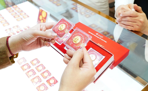 h-ky-tai-doji-de-duy-tri-do-sang-bong_195c9bb3a1f6436882bd9b9897abe279_grande Vệ sinh vàng định kỳ tại DOJI để duy trì độ sáng bóng