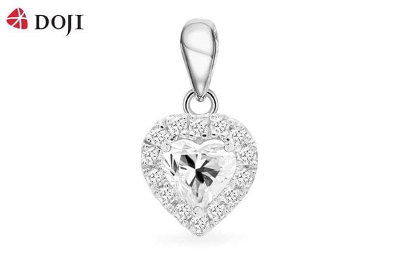 Mặt dây chuyền trái tim kép được bao trọn bởi những viên đá lấp lánh, kỹ xảo điểm xuyết tinh tế
