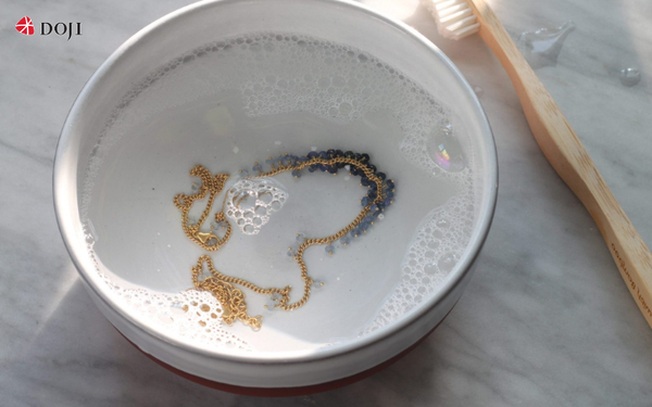 nuoc-rua-trang-suc_325b1279e95044c489e8e8a2006f7c2b_grande Nước rửa trang sức