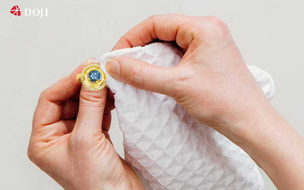 uoc-rua-trang-suc-loai-bo-moi-vet-ban_709e5db3ce0a4834b0a8bc4dbc84398b_grande Nước rửa trang sức loại bỏ mọi vết bẩn